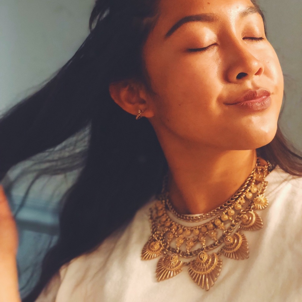 Lulu’s Gold Chain Layered Statement Necklace - Picture 4 of 4